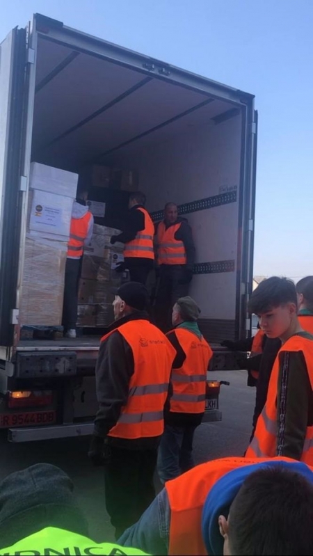 Guardias Civiles Solidario Comienza la descarga de material humanitario en Polonia (ASOCIACIACIÓN GUARDIAS CIVILES SOLIDARIOS)