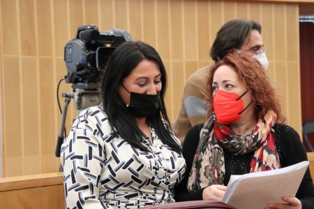 Las diputadas provinciales de Izquierda Unida, Mari Carmen Pérez, y de Unidas Podemos, Alejandra Durán (UP)
