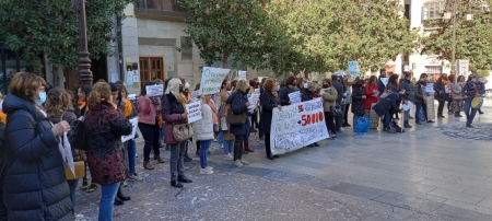 Concentración de los profesionales de derechos sociales (CGT)
