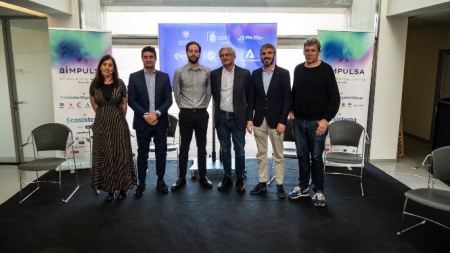 Participantes en la mesa redonda (AIMPULSA)