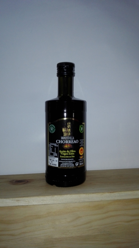 Una botella del aceite `Montevilla Chorreao` (AYTO. MONTEFRÍO) 