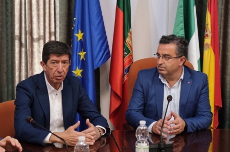 Juan Marín y Armando Moya, en el Ayuntamiento de Salar (JUNTA)