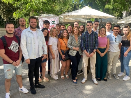 Encuentro con universitarios (PSOE) 