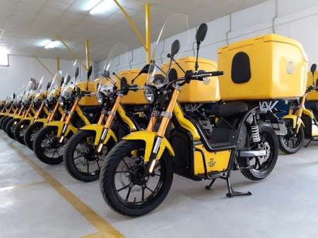 Nueva flota de motos eléctricas (CORREOS)