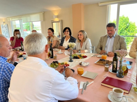 Imagen de la reunión con el sector agrario (PP)