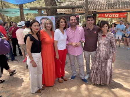 Visita de la ministra de Hacienda a Huétor Vega (PSOE) 