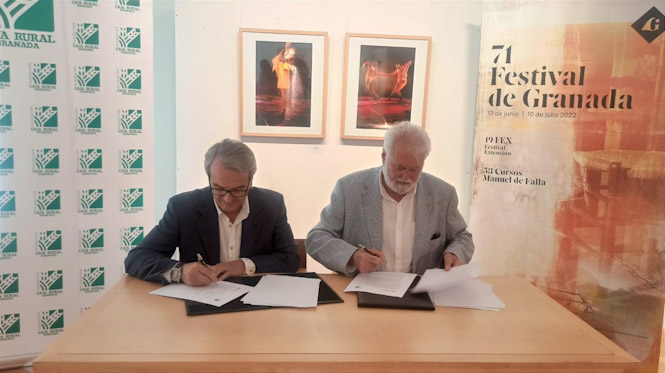 Antonio León y Antonio Moral renuevan la colaboración entre Caja Rural y el Festival de Granada (FUNDACIÓN CAJA RURAL) Antonio León y Antonio Moral renuevan la colaboración entre Caja Rural y el Festival de Granada (FUNDACIÓN CAJA RURAL)