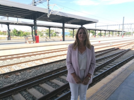 Concha Insúa en la estación de ferrocarril (CIUDADANOS?