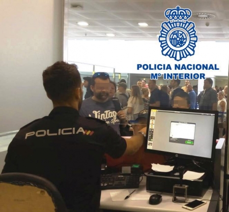Control de pasaportes (POLICÍA NACIONAL)
