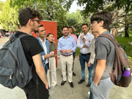 Imagen de la reunión con jóvenes (PSOE)