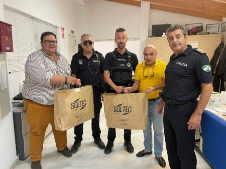 Entrega del nuevo vestuario (AYTO. ALMUÑÉCAR) 