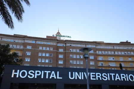 Fachada principal del Hospital Universitario Virgen del Rocío de Sevilla (JUNTA DE ANDALUCÍA) 