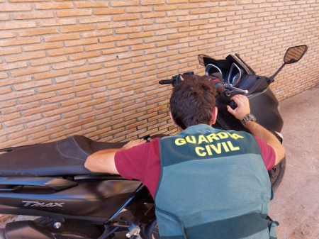 Imagen de la motocicleta recuperada (GUARDIA CIVIL)
