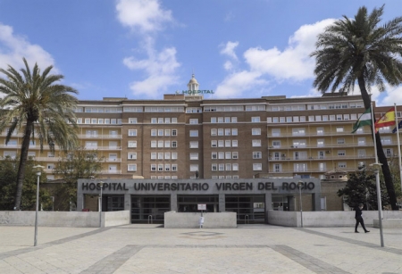 Fachada del Hospital Universitario Virgen del Rocío en una imagen de archivo (MARÍA JOSÉ LÓPEZ - EUROPA PRESS)