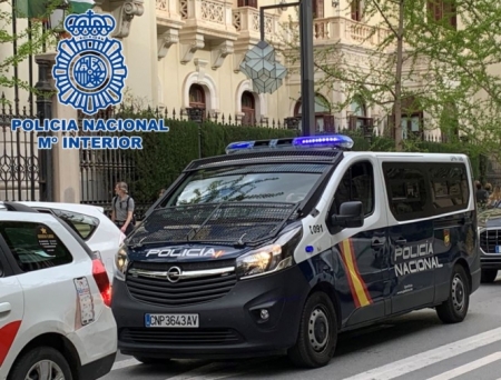 I,agen de un vehículo policial (POLICÍA NACIONAL)