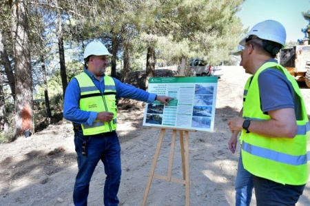 Imagen de la visita a los caminos forestales de Jayena (JUNTA)