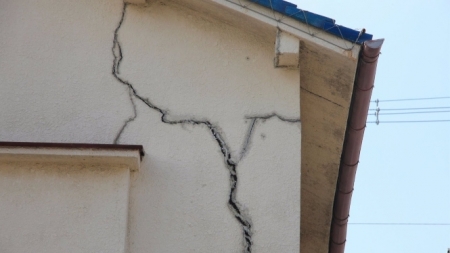 Grietas en una vivienda (REMITIDA POR UGR)
