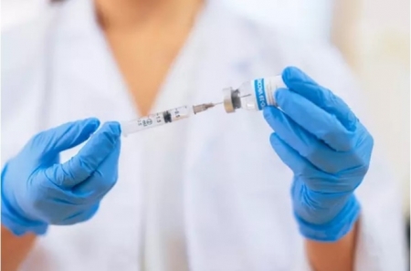 Vacunación, vacuna, covid-19, coronavirus (RECEP-BG/ ISTOCK)