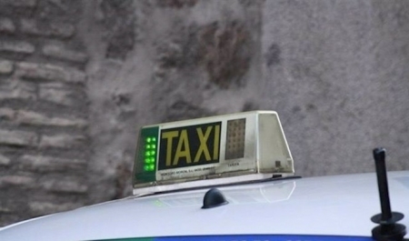Imagen de archivo de la luz de un taxi (EUROPA PRESS)