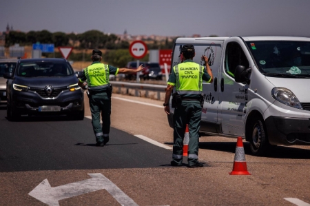 Imagen de archivo de agentes de la Guardia Civil de Tráfico (ALEJANDRO MARTÍNEZ VÉLEZ - EUROPA PRESS) 