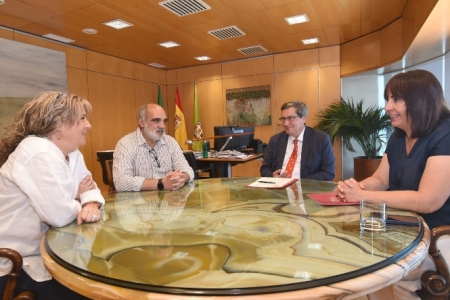 Imagen de la firma del convenio (DIPGRA)