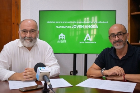 El alcalde de Albolote, Salustiano Ureña y el concejal de Empleo, Juan Manuel Ocaña (AYTO. ALBOLOTE)