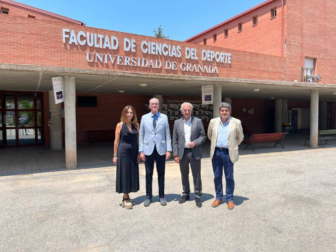 El Ayuntamiento y la Universidad de Granada firman un convenio para mejorar la oferta de los servicios deportivos públicos (AYUNTAMIENTO DE GRANADA) El Ayuntamiento y la Universidad de Granada firman un convenio para mejorar la oferta de los servicios deportivos públicos (AYUNTAMIENTO DE GRANADA)