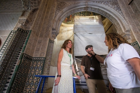 La Alhambra restaura las yeserías interiores de tres alcobas laterales de la Sala de los Reyes (LUCÍA RIVAS PAG)
