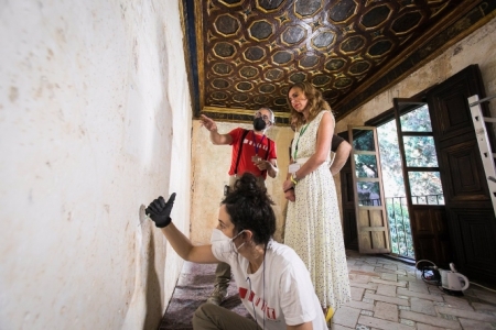 Rocío Díaz visita los trabajos de restauración de las Salas de las Frutas (PATRONATO DE LA ALHAMBRA Y GENERALIFE-LUCÍA RIVAS)