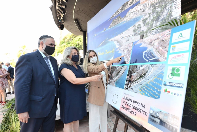 Pablo García, Trinidad Herrera y Marifrán Carazo, en la presentación del proyecto de puerto deportivo de Almuñécar, en imagen de archivo (TWITTER DE MARIFRÁN CARAZO) Pablo García, Trinidad Herrera y Marifrán Carazo, en la presentación del proyecto de puerto deportivo de Almuñécar, en imagen de archivo (TWITTER DE MARIFRÁN CARAZO)
