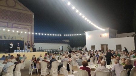 Cena de mayores organizada por el Ayuntamiento de Montefrío (AYTO.  MONTEFRÍO) 