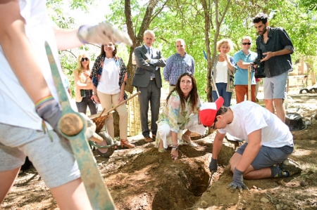 Imagen de la visita al campo de voluntariado de Dílar (JUNTA) 