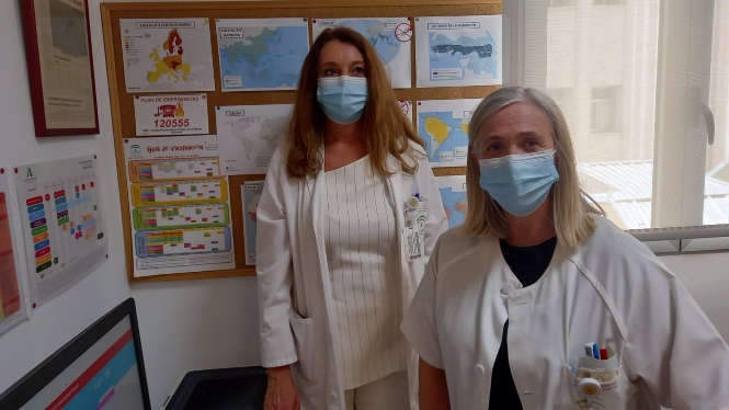 La jefa del servicio de Medicina Preventiva y Salud Pública, Francisca Enríquez, junto a la especialista Elena Jiménez (JUNTA DE ANDALUCÍA) La jefa del servicio de Medicina Preventiva y Salud Pública, Francisca Enríquez, junto a la especialista Elena Jiménez (JUNTA DE ANDALUCÍA)