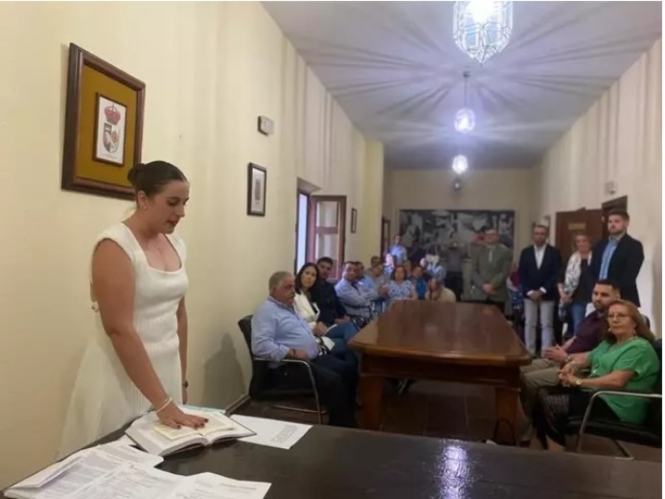 Pleno de investidura de la alcaldesa de Cádiar, Encarnación López (TWITTER DEL PP DE GRANADA)