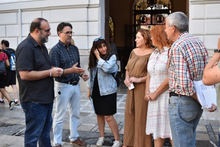 Miembros de IU en la Plaza del Carmen (IU)
