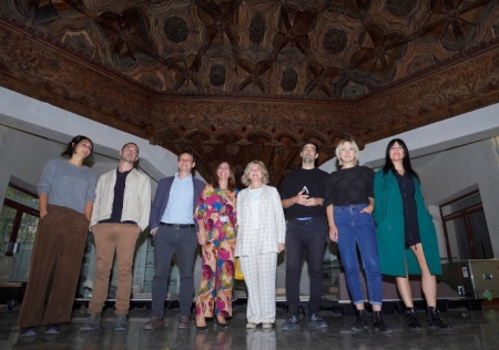 Los artistas participantes en el Premio visitan el Área de Reserva del Museo de La Alhambra (CERVEZAS ALHAMBRA)