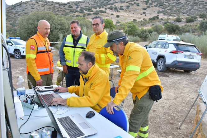 La investigación en Iznalloz halla varios puntos de ignición corroborados por un testimonio directo (INFOCA) La investigación en Iznalloz halla varios puntos de ignición corroborados por un testimonio directo (INFOCA)
