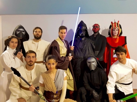 Estudiantes disfrazados de personajes de Star Wars (UGR)