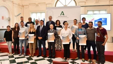 Entrega de las acreditaciones (JUNTA)