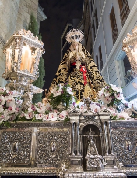 Virgen de la Soledad, en las calles de Granada, en imagen de archivo (ARZOBISPADO) 