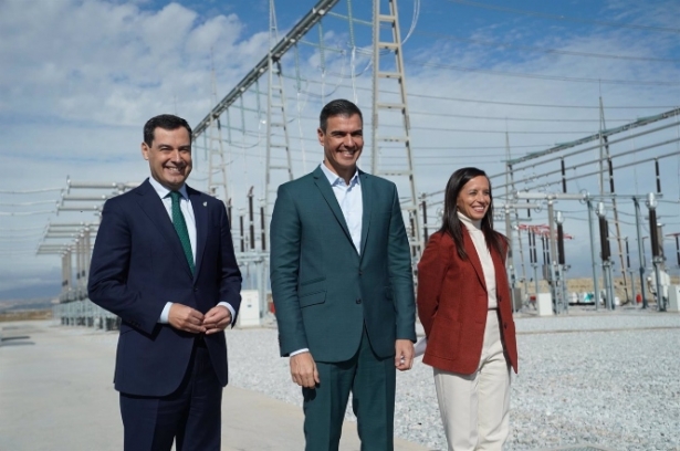 Juanma Moreno, Pedro Sánchez y Beatriz Corredor, este pasado martes en Baza (JUNTA) 