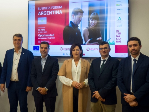 Foto de familia tras la reunión (CÁMARA GRANADA)