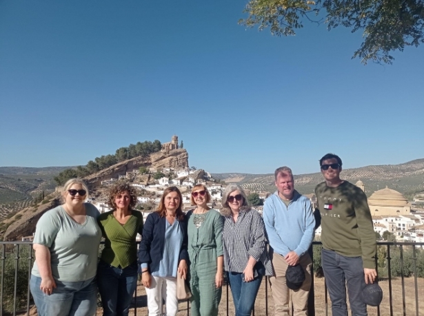 los periodistas irlandeses en el Mirador National Geographic de Montefrío (AYTO. MONTEFRÍO) 