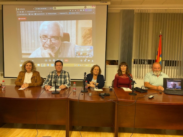 Presentación del poemario de Juan Tomás Morales en Huétor Tájar (AYTO.. HUÉTOR TAJAR)