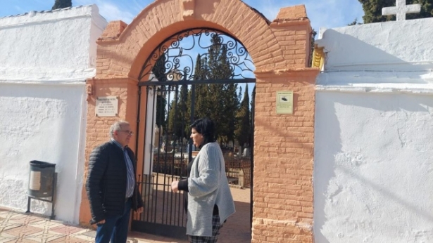 Visita al cementerio (PP) 