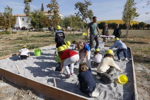 Fundación Unicaja colabora con el proyecto educativo de la Fundación Empresa y Juventud de Granada (FUNDACIÓN UNICAJA) 