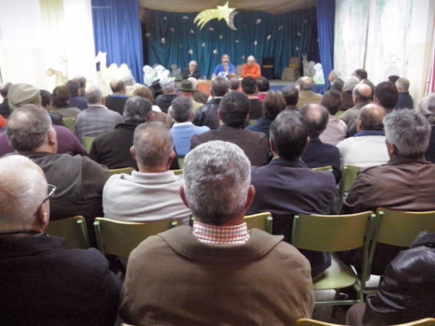 Imagen de archivo de un encuentro de agricultores para protestar por la financiación de las canalizaciones de la presa de Rules (AGUA PARA EL CAMPO) Imagen de archivo de un encuentro de agricultores para protestar por la financiación de las canalizaciones de la presa de Rules (AGUA PARA EL CAMPO)