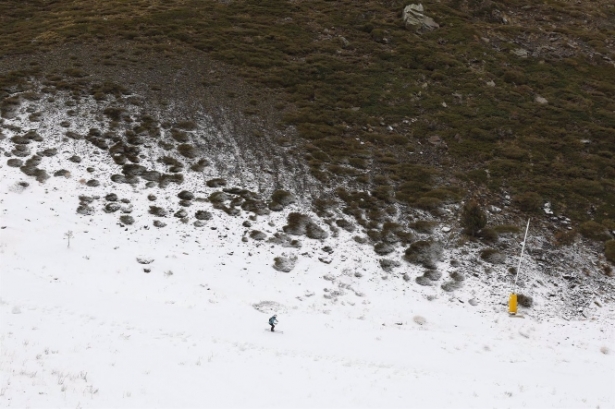 Entorno de Sierra Nevada, en Monachil, hace diez días (ÁLEX CÁMARA / EUROPA PRESS)