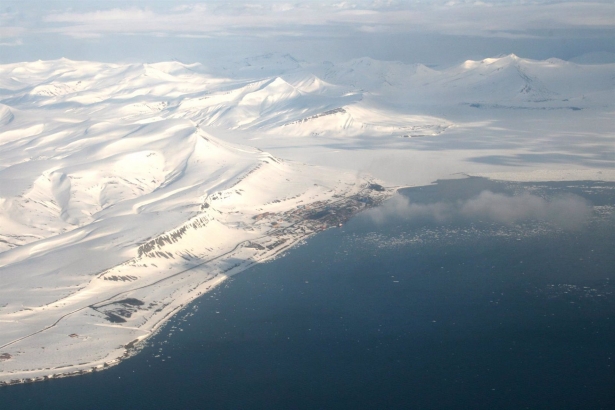 Fotografía aérea de una zona costera de las Islas Svalbard (CSIC )