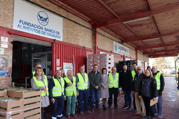 El presidente del Partido Popular de Granada, Francis Rodríguez, ha visitado las instalaciones del Banco de Alimentos (PP GRANADA) 